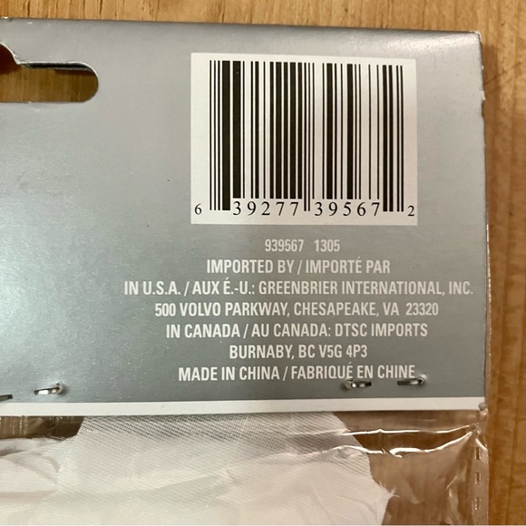 Details White Faux Rose Petals - 300 Count - NWT - Picture 4 of 6